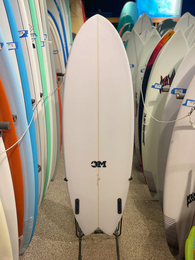 Ocean Magic Surfboard - Twin Fin Yellow Deck - FCS II - 5'8"