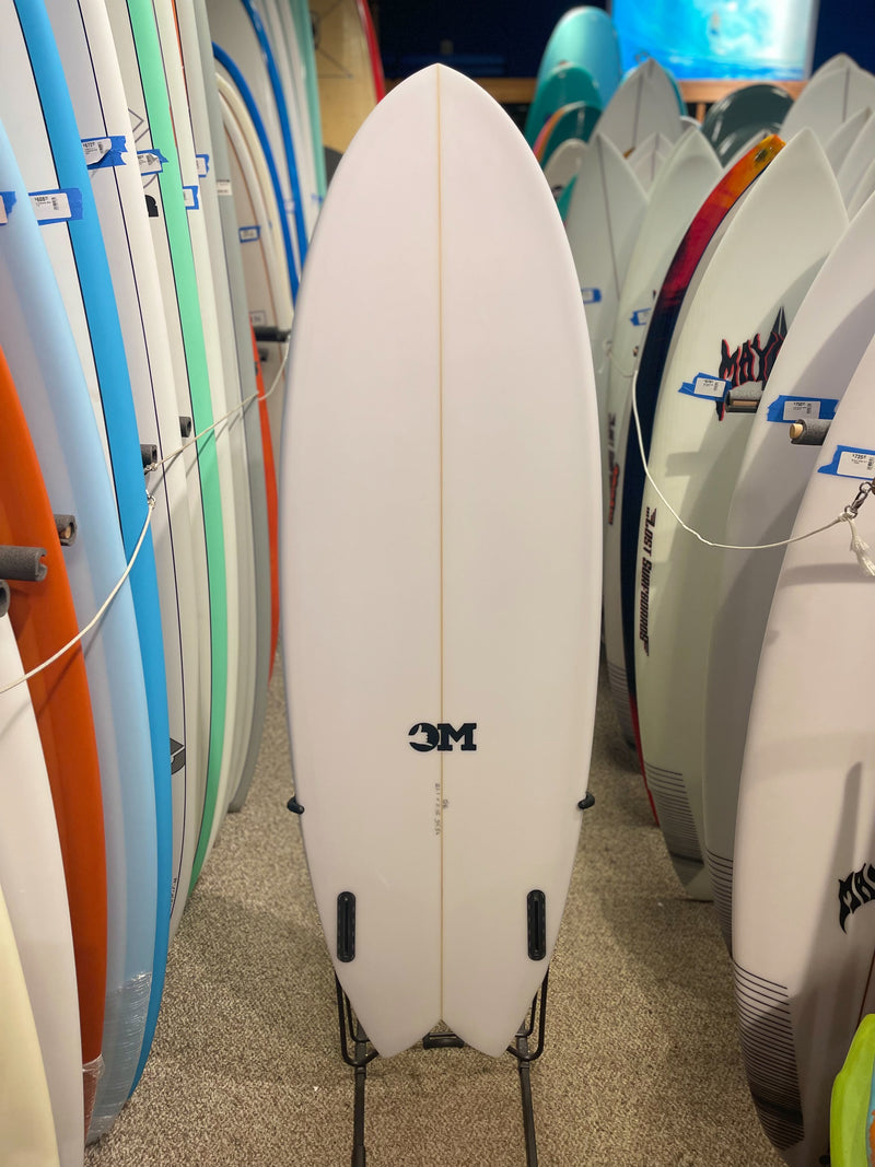 Ocean Magic Surfboard - Twin Fin Yellow Deck - FCS II - 5&